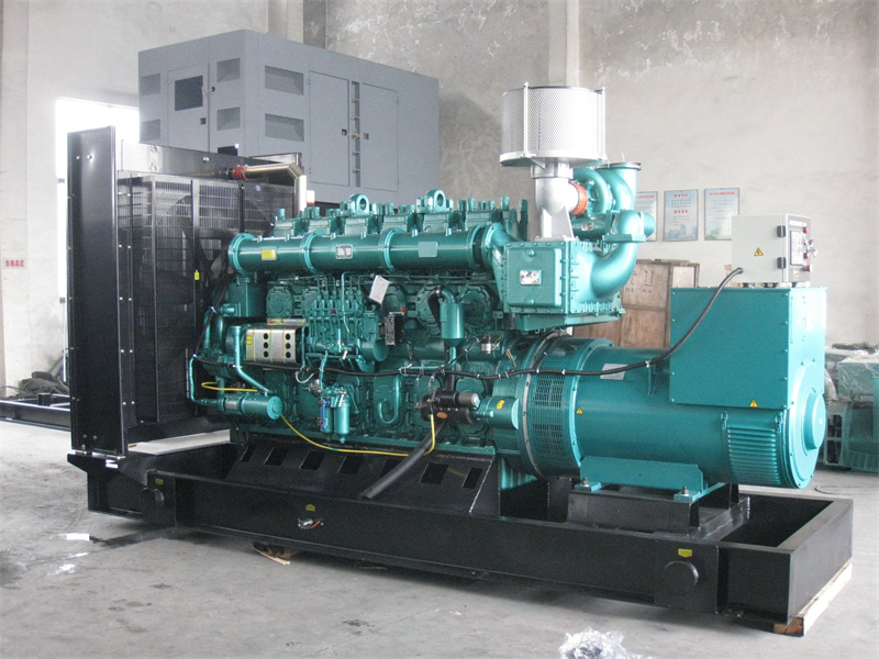 杭锦200KW 柴油发电机的油耗是多少？
