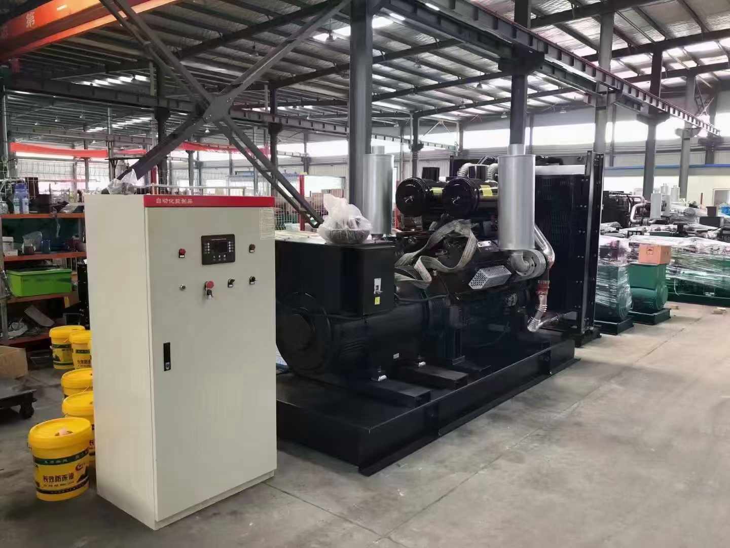 杭锦柴油发电机运行时的噪音和振动水平如何？